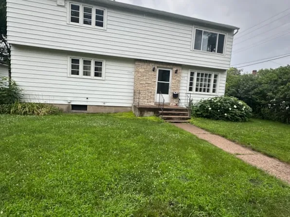 1304 Jefferson Ct, Eau Claire, WI 54701