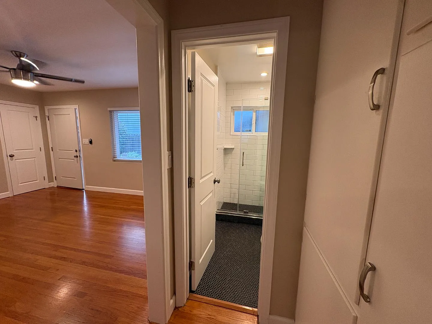 4721 Choctaw Dr - Unit F — Photo 2