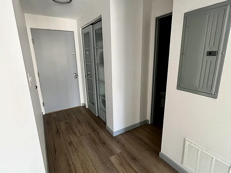 1032 N Clarkson St #303 — Photo 16