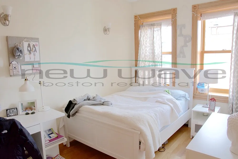 3 bed, 1000 sqft, $4,800 — Photo 3