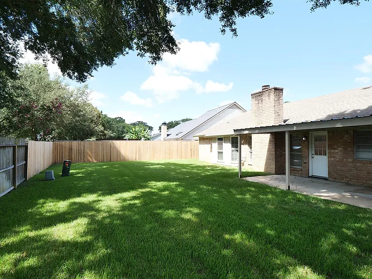 915 Comstock Springs Dr — Photo 23