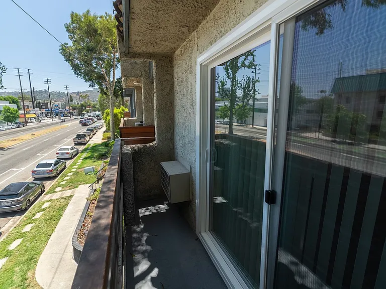 4444 Ensign Avenue — Photo 61
