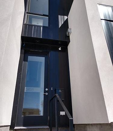 4th image of 351 W Warren Ave