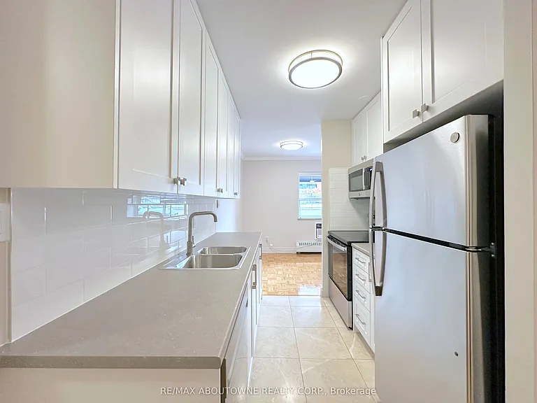 135 Allan St #109 — Photo 6