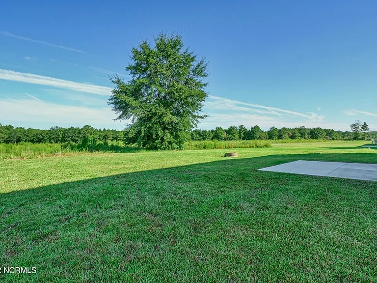 109 Easton Dr — Photo 30