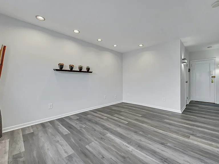 240 Halstead Ave #A3 — Photo 6