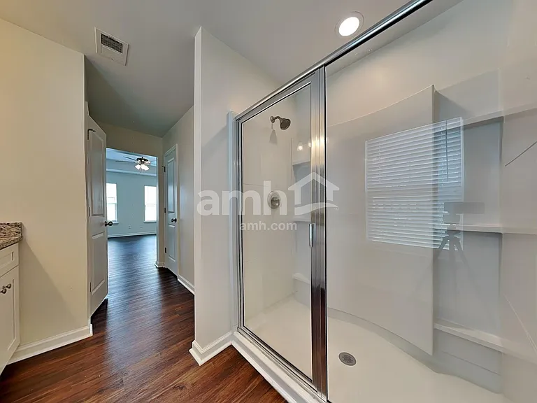 103 Westover Dr — Photo 13