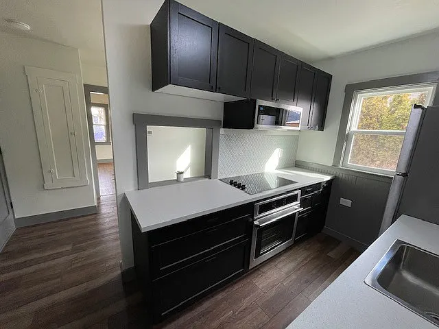 220 E Chelan Ave — Photo 5