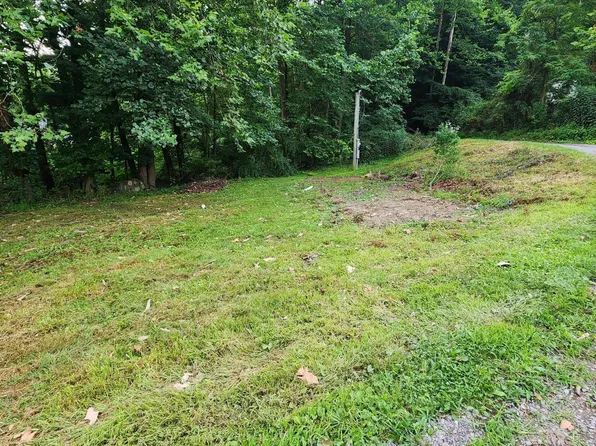 9707 Paso Ln, Pound, VA 24279