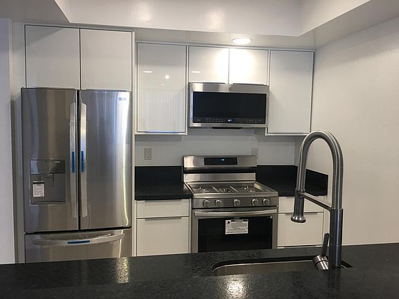 3rd image of 1943 Selby Ave APT 103