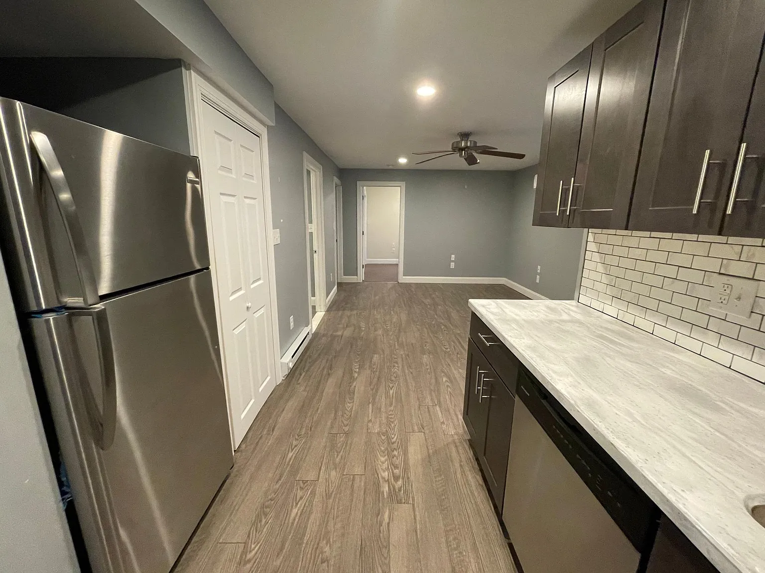 2 bed, 900 sqft, $1,675 — Photo 2