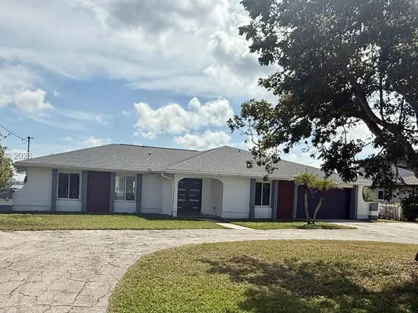 111 E North Shore Ave, North Fort Myers, FL 33917