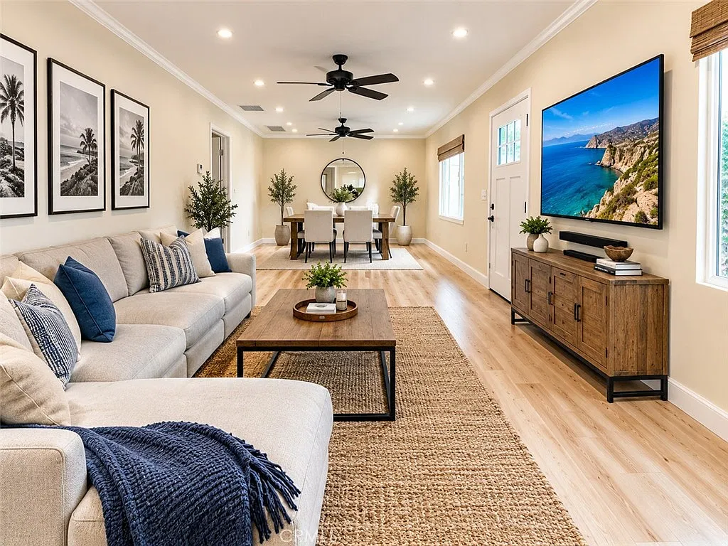 2 bed, 1.0 bath, 920 sqft, $4,500 — Photo 4