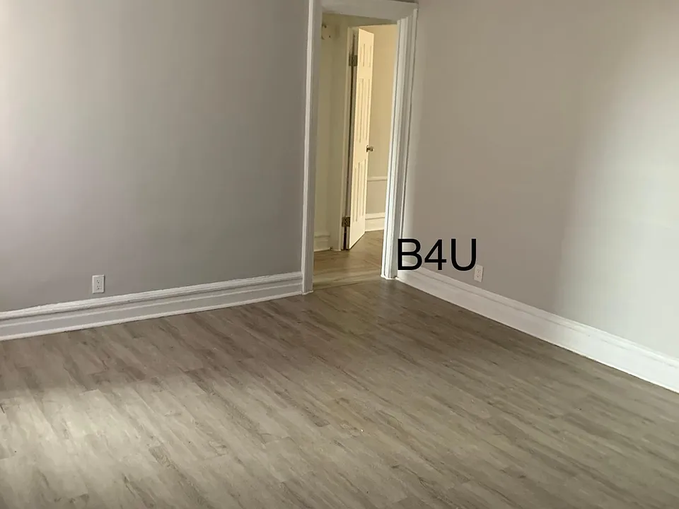 LARGE LIVINGROOM