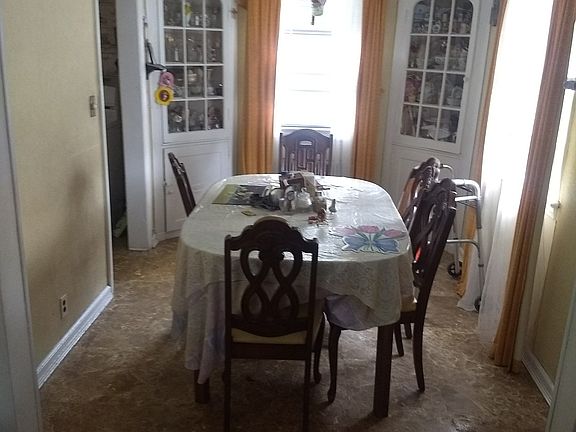 4th image of 293 Belmont Ave