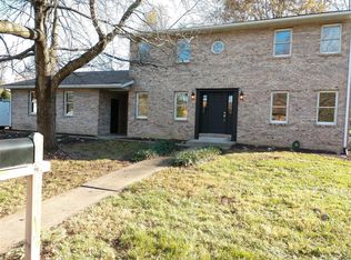 500 Thistle Ln, Swansea, IL