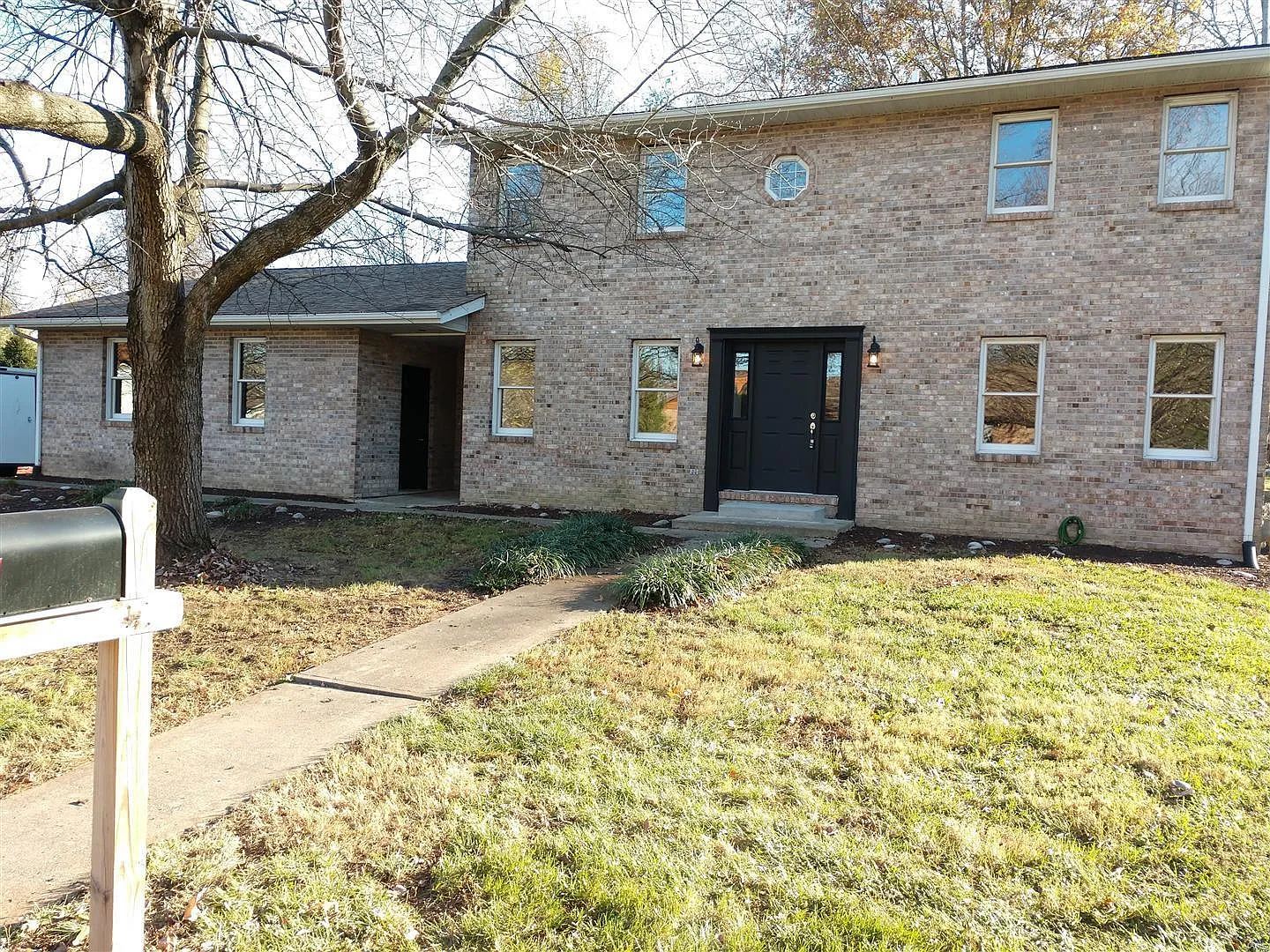 500 Thistle Ln photo 1