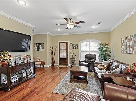 3rd image of 43468 Freret St