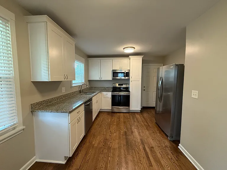 221 Elberta St — Photo 6