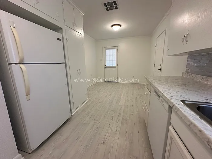 3 bed, 1.0 bath, 1030 sqft, $1,450 — Photo 4
