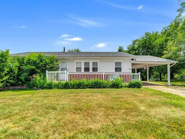 1046 Chestnut St, Bourbon, MO 65441