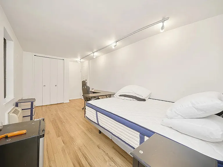 217 E 25th St #6A — Photo 3