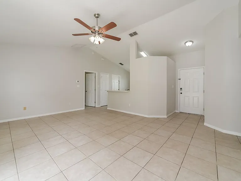 918 Palm Forest Ln — Photo 6