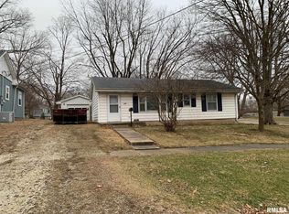 460 S Prospect St, Waverly, IL 62692