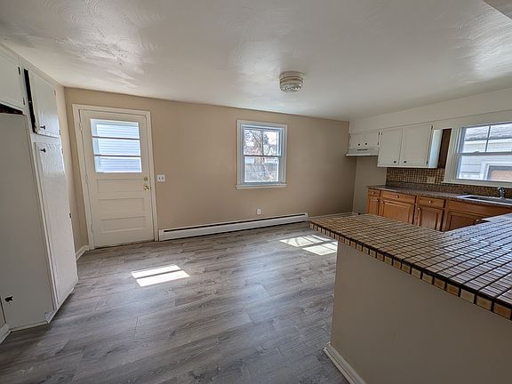 5th image of 105 Rocket St #105