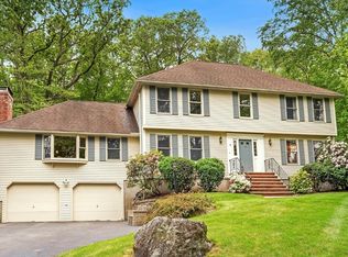 4 Ravens Blf, Andover, MA 01810