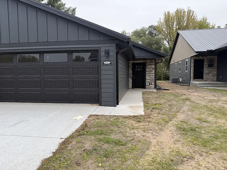 1124 Garfield Ave — Photo 12