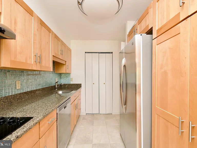 1250 S Washington St #218 — Photo 15