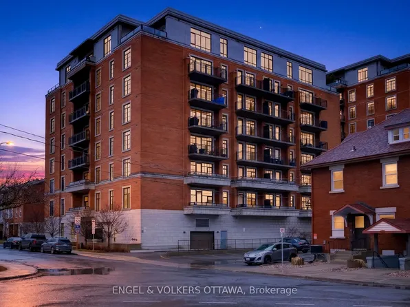 327 Breezehill Ave S #410, Ottawa, ON K1Y 1R6