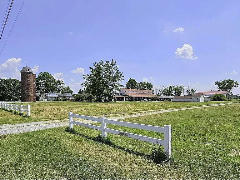 1805 E Main St #E — Photo 8