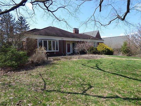 3rd image of 1216 Washington Rd