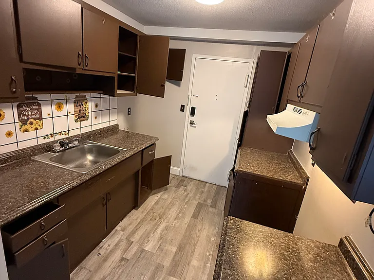 50 Gillett St #D1 — Photo 1