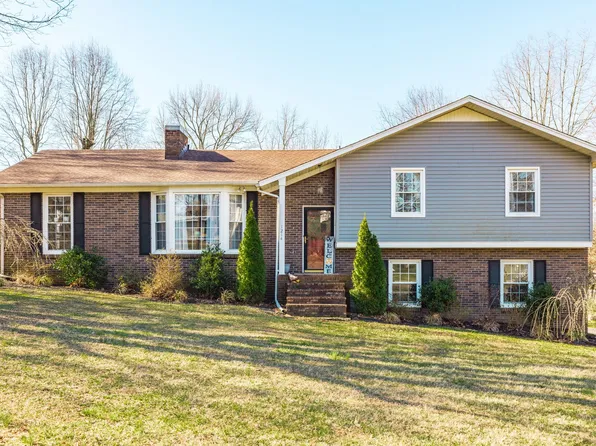 1214 Rainbow Cir, Westmoreland, TN 37186
