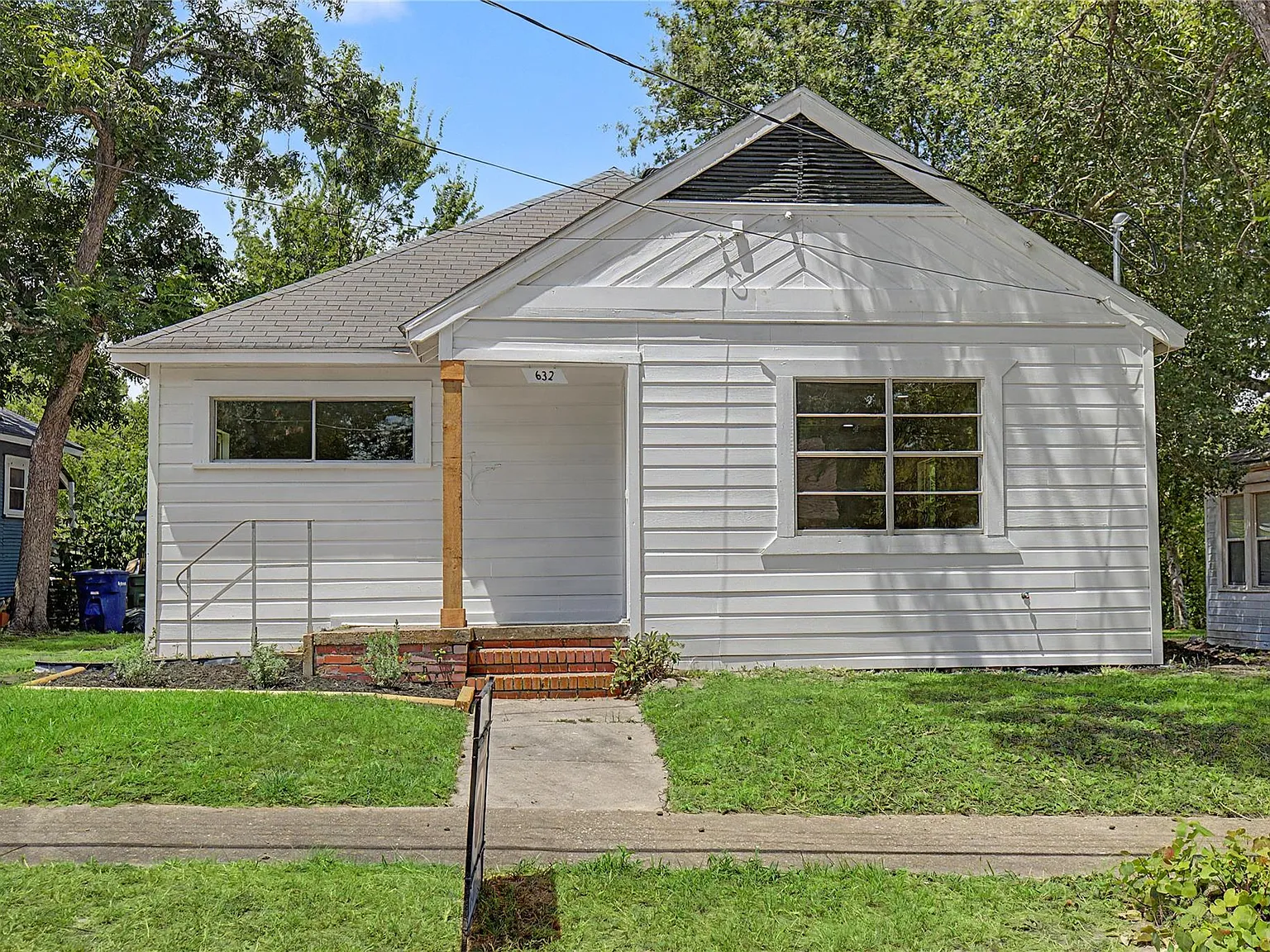 3 bed, 2.0 bath, 1173 sqft, $1,400 — Photo 1