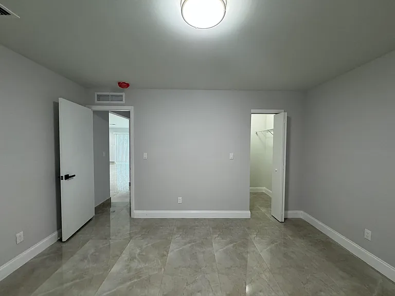 400 NE 30th St #2 — Photo 16
