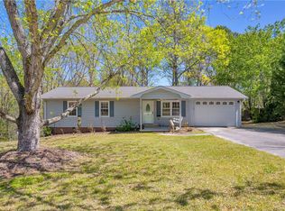 1008 Santee Dr, Walhalla, SC 29691