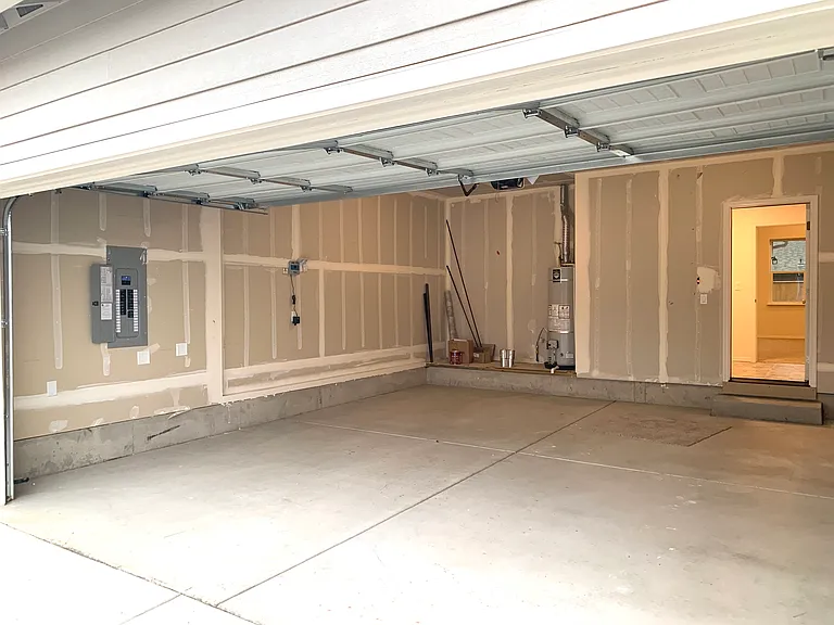 2417 Imperial Dr NW — Photo 24
