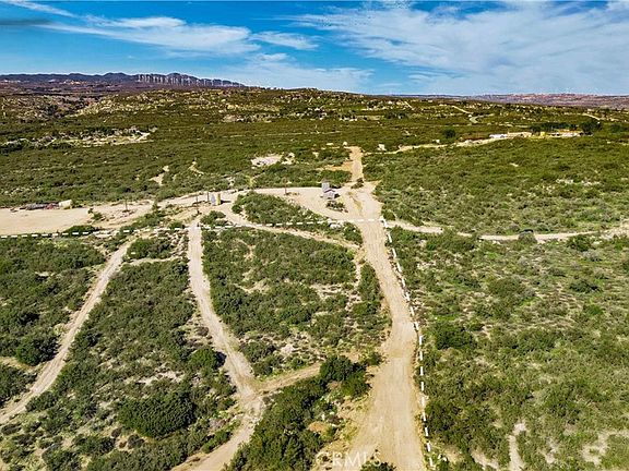 2nd image of 1910 Tierra Del Sol Rd