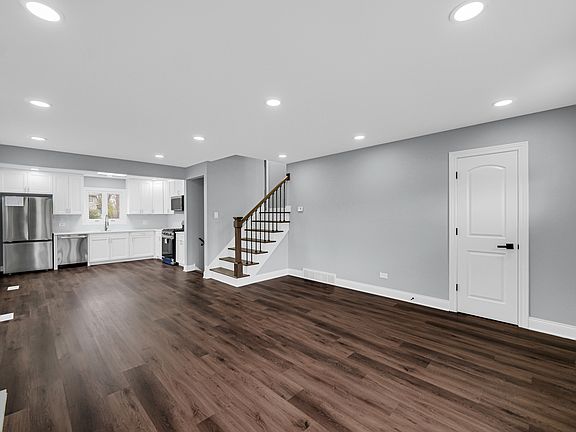 4th image of 547 Homan Ave