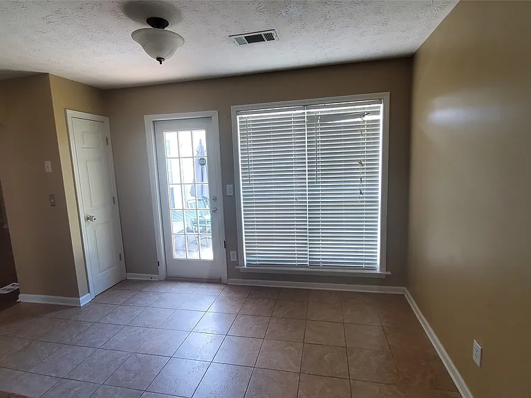 8755 Ridgestone Ct — Photo 7