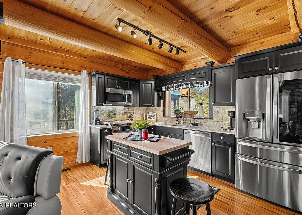 1347 Zachary Thomas Ln, Sevierville, TN 37876 | Zillow