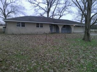 1252 Country Club Rd, Hazen, AR 72064