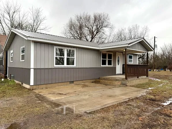 2825 N Boulevard St, Parsons, KS 67357