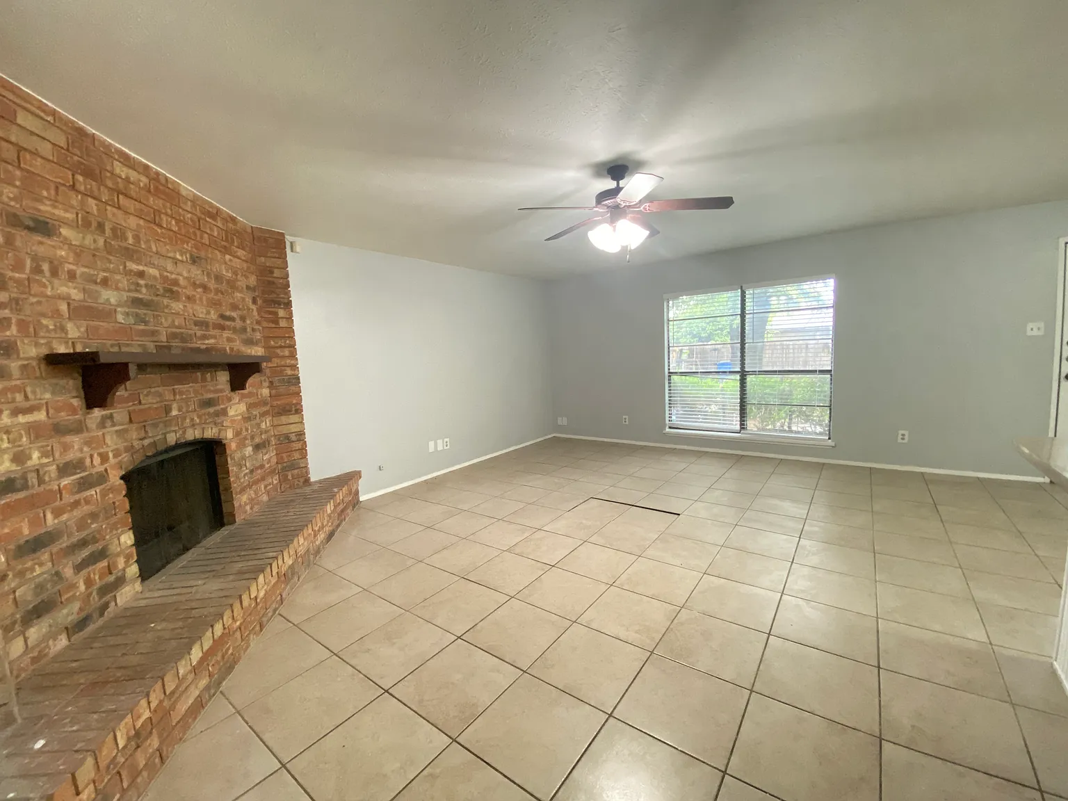 3 bed, 1319 sqft, $1,750 — Photo 4