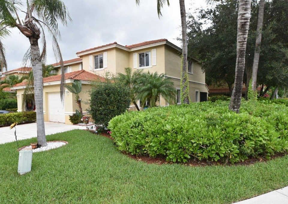 1st image of 1500 Arezzo Cir