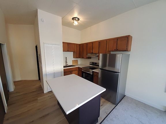4th image of 212 E St #E2642323
